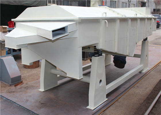 آلة غربال الاهتزاز الخطي الكهربائية الصناعية للفحم 800 × 2500